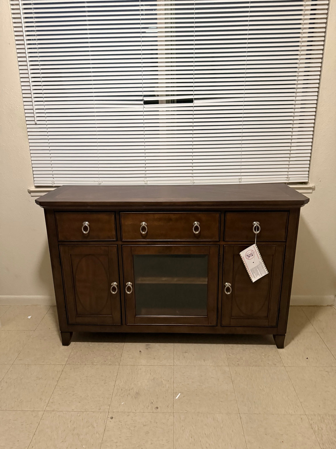 Claymont server showroom photo